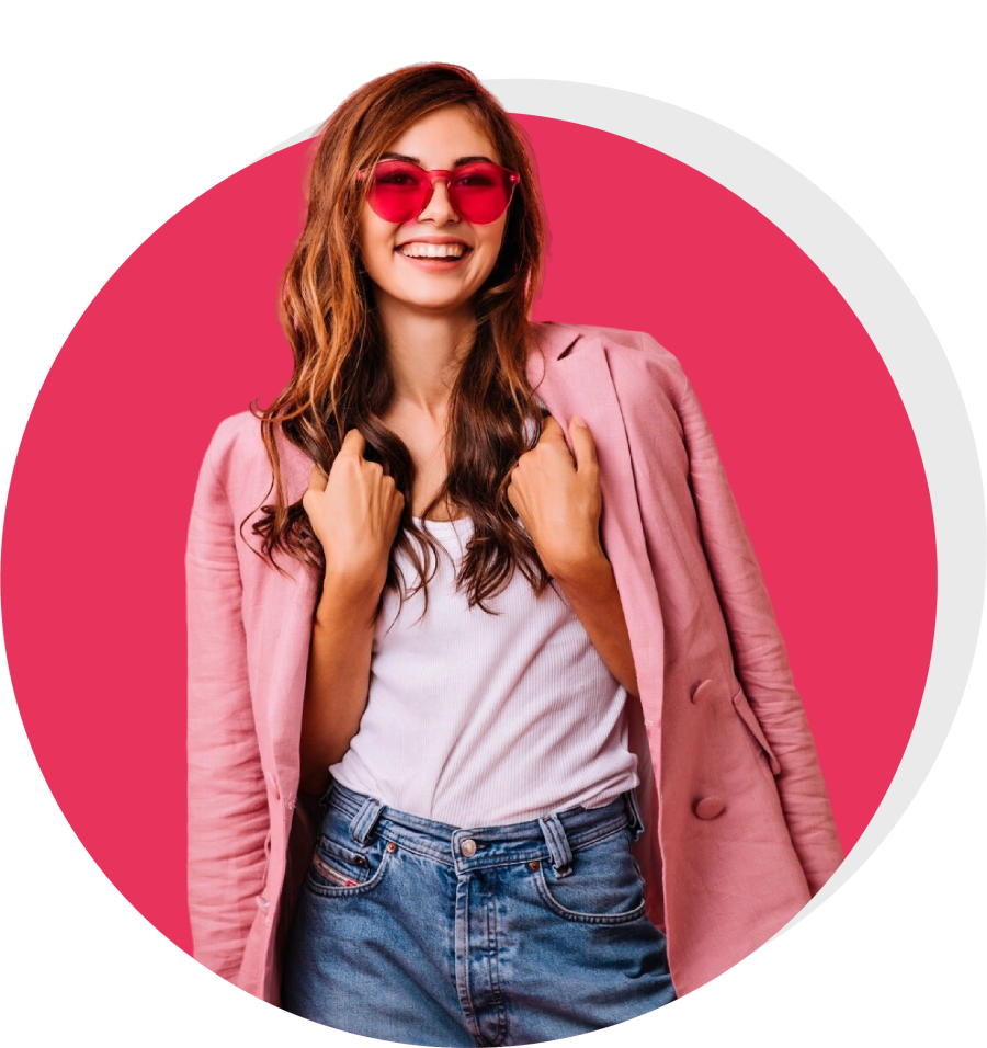 mujer con ropa a la moda